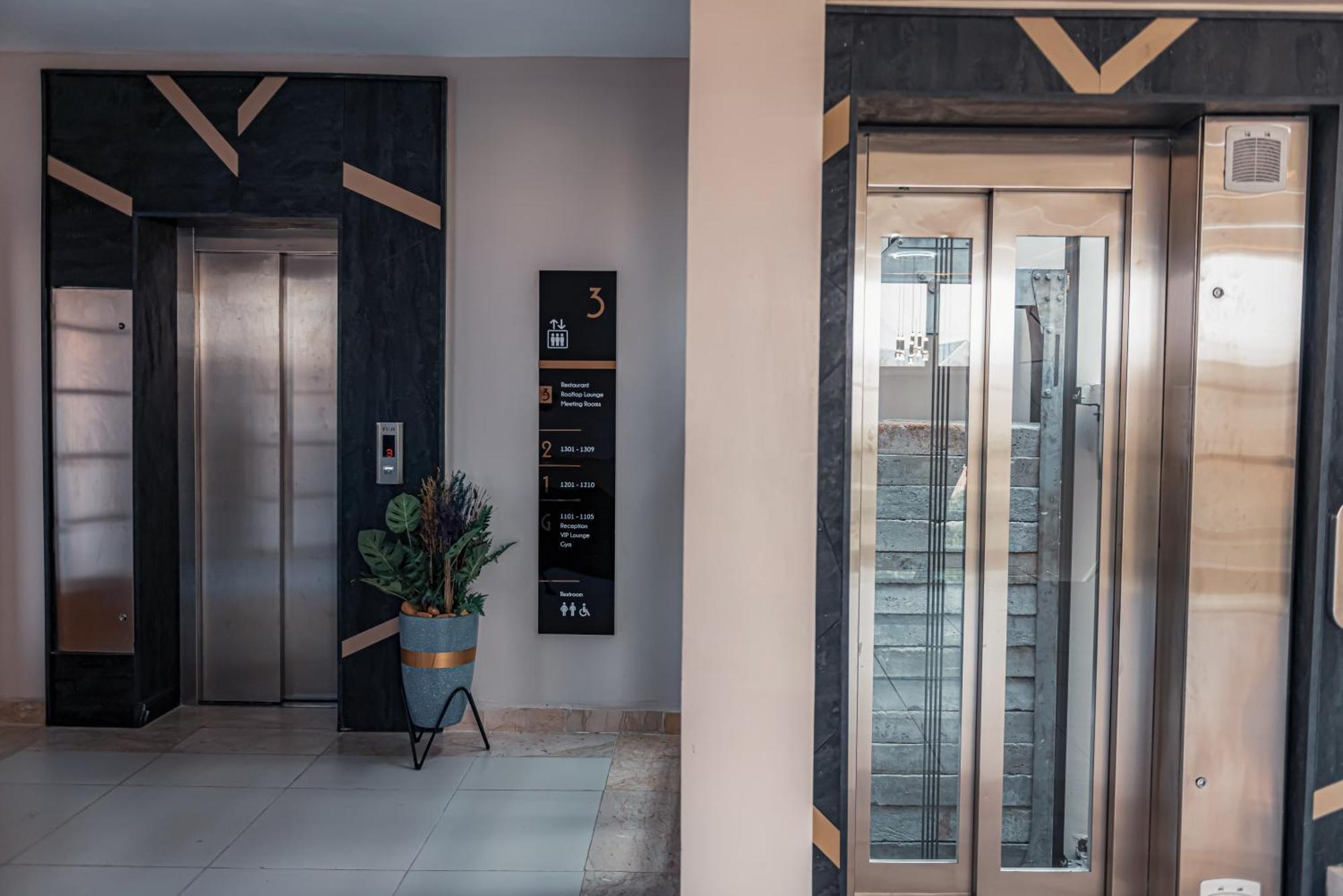 Wali'S Suites Abuja Exterior foto